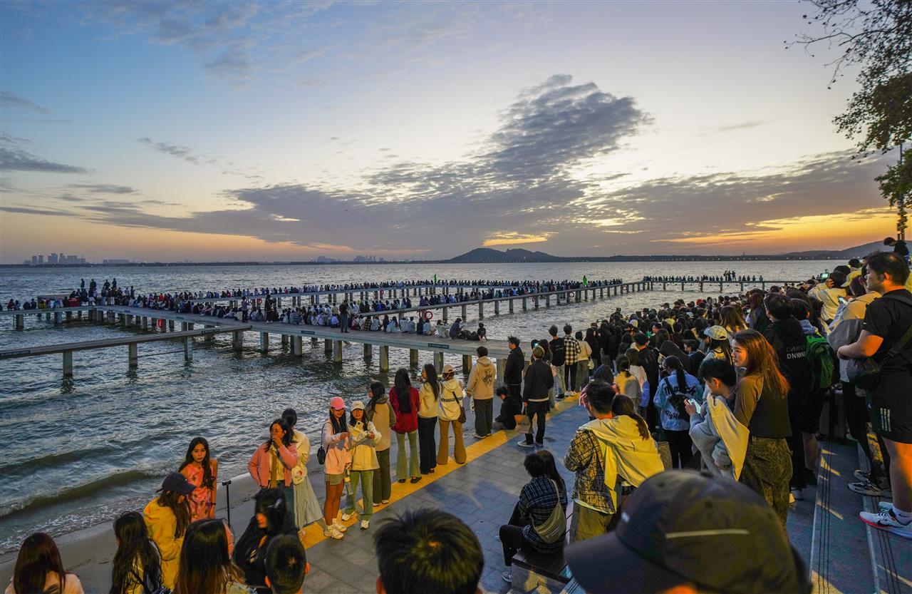 7e70952ff3f583e46fb727df9269dfe6.jpg 7e70952ff3f583e46fb727df9269dfe6.jpg