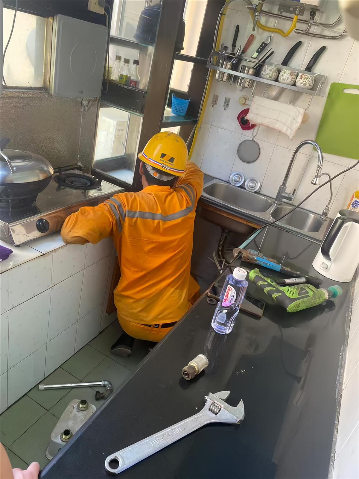 将原本位于卫生间内的燃气表安全迁移干燥、通风位置 (2).jpg