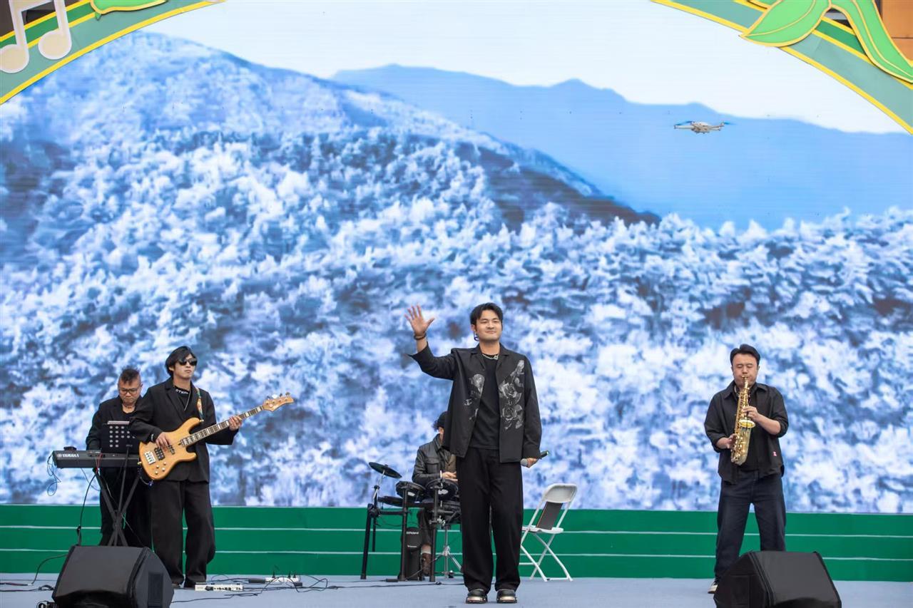 歌曲《英山印象》领航乐队.jpg