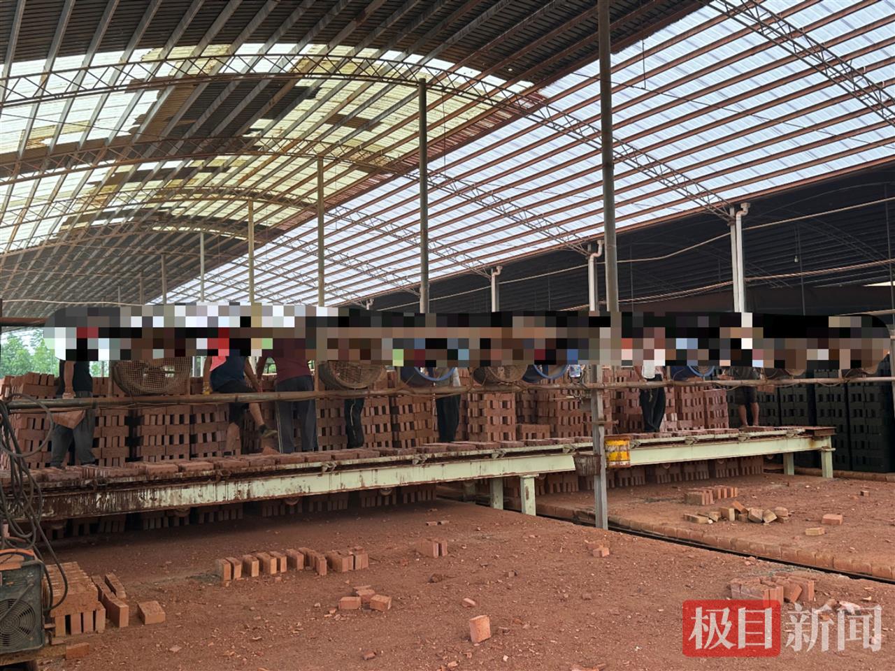 砖厂内景 受访人提供.jpg