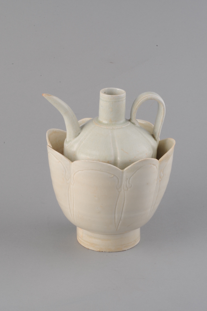 北宋 景德镇窑青白釉注子温碗 (安徽博物院藏)