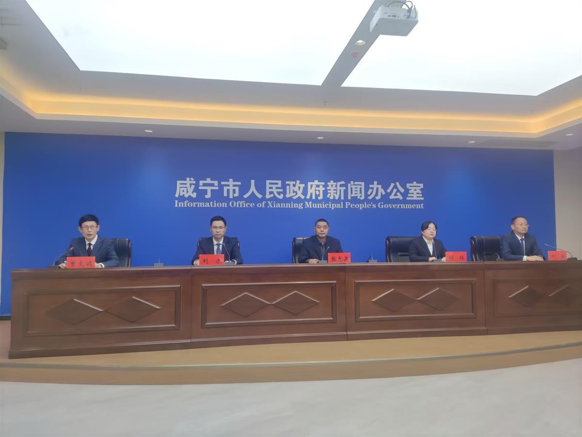 E4F7F856503EAB7B837F8A6F24E5660A.jpg E4F7F856503EAB7B837F8A6F24E5660A.jpg