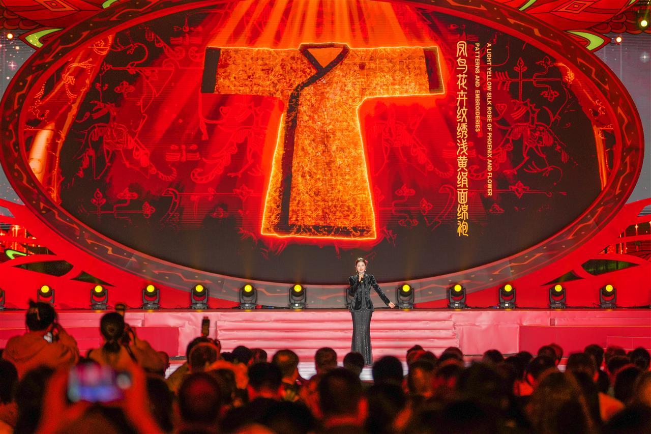 9月20日晚，第二届楚文化节开幕式在湖北荆州方特举行。（极目新闻记者 黄志刚 摄） (5).jpg