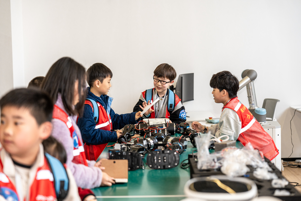 BET01252+拷贝.jpg BET01252+拷贝.jpg