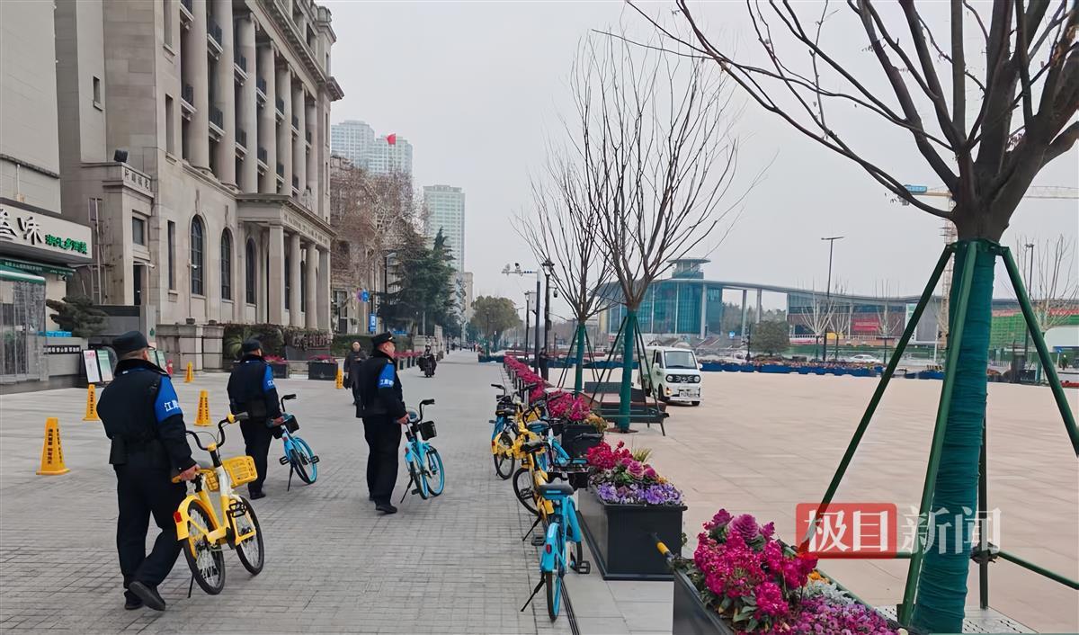 专班队员在日常巡查管理中 (2).jpg