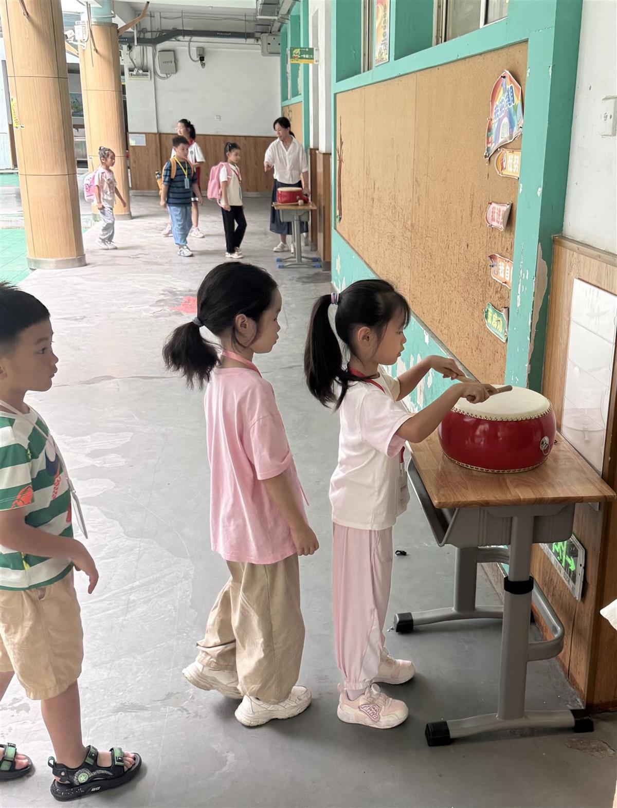 敲响勇敢的鼓.jpg 敲响勇敢的鼓.jpg