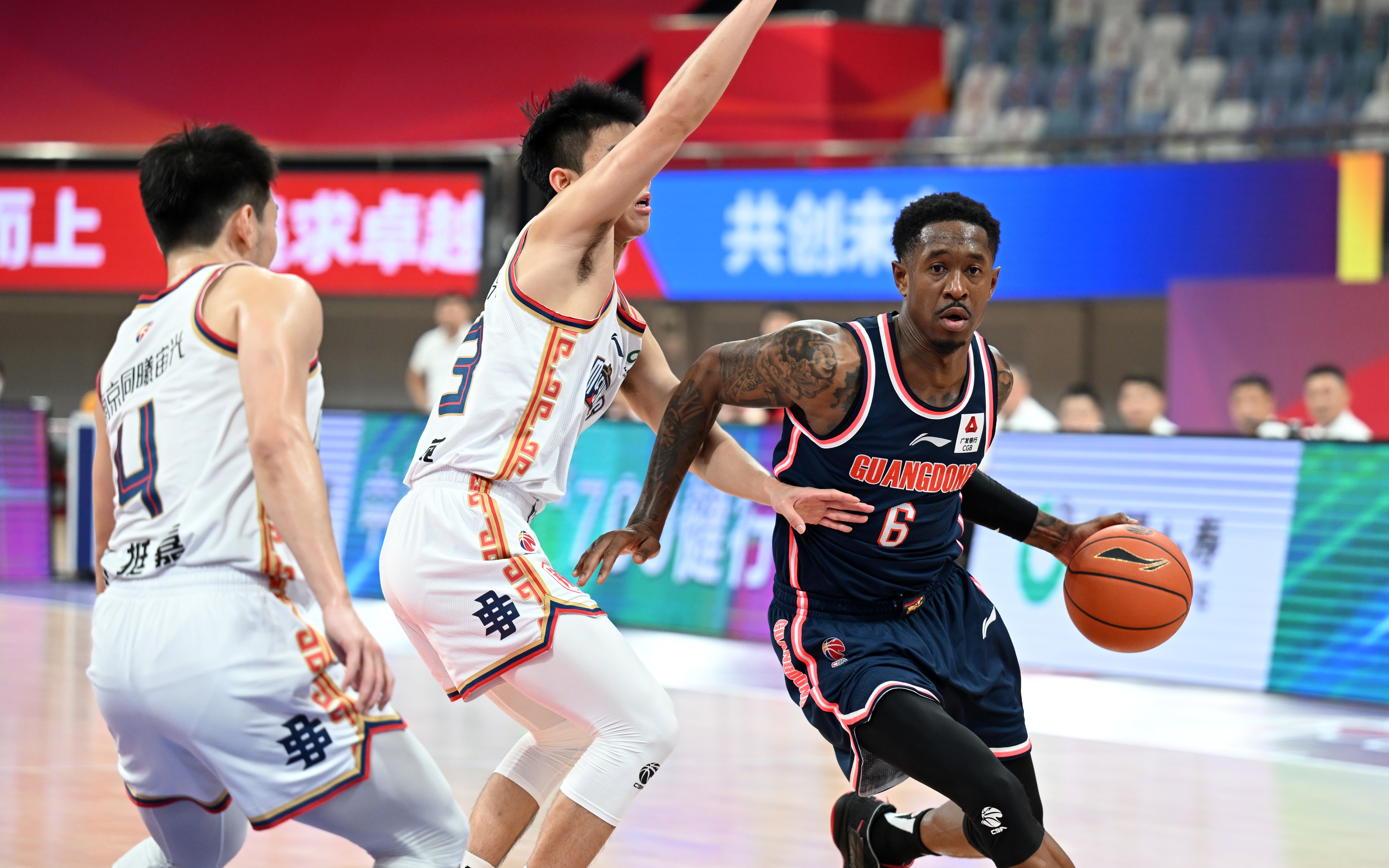 广东队外援马尚贡献准三双数据.图/新华社