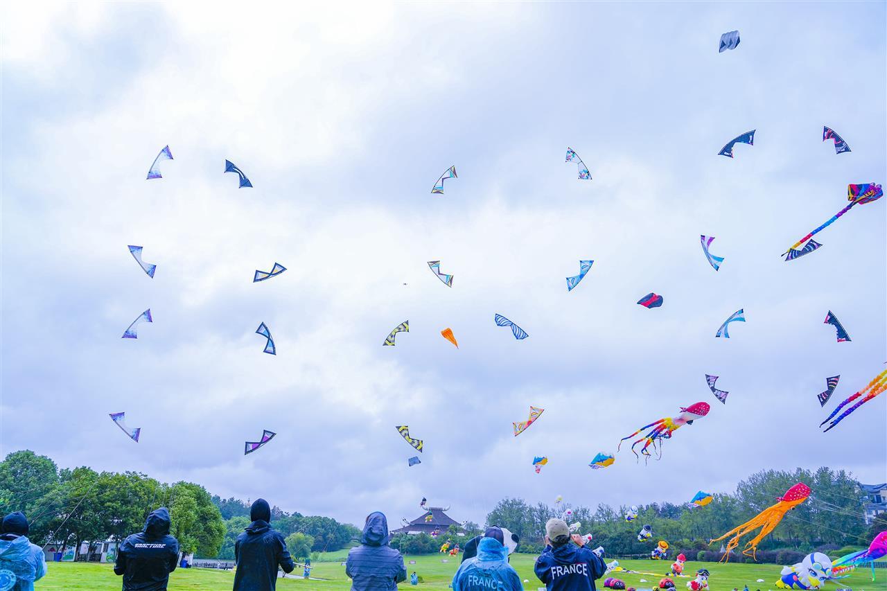 lh25092400.jpg lh25092400.jpg