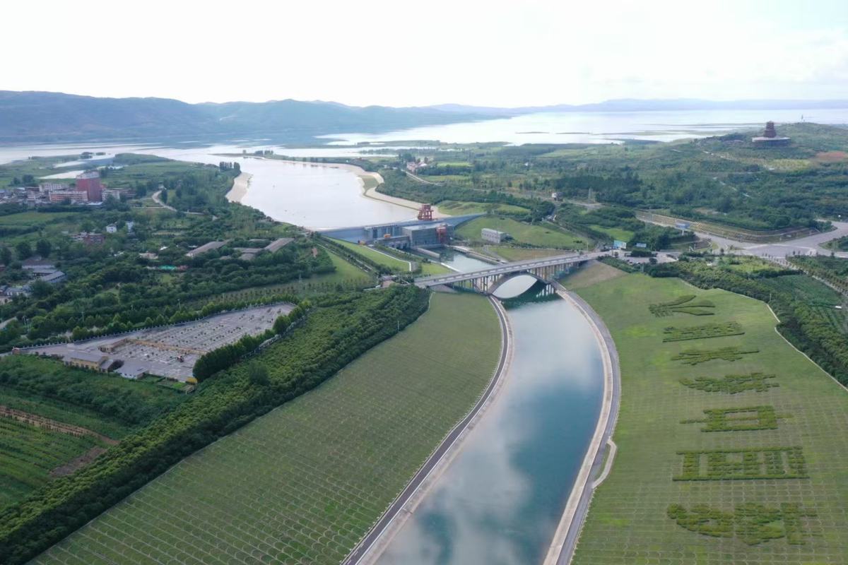 南水北调中线“水龙头”——陶岔渠首枢纽工程（中国南水北调集团供图）.jpg