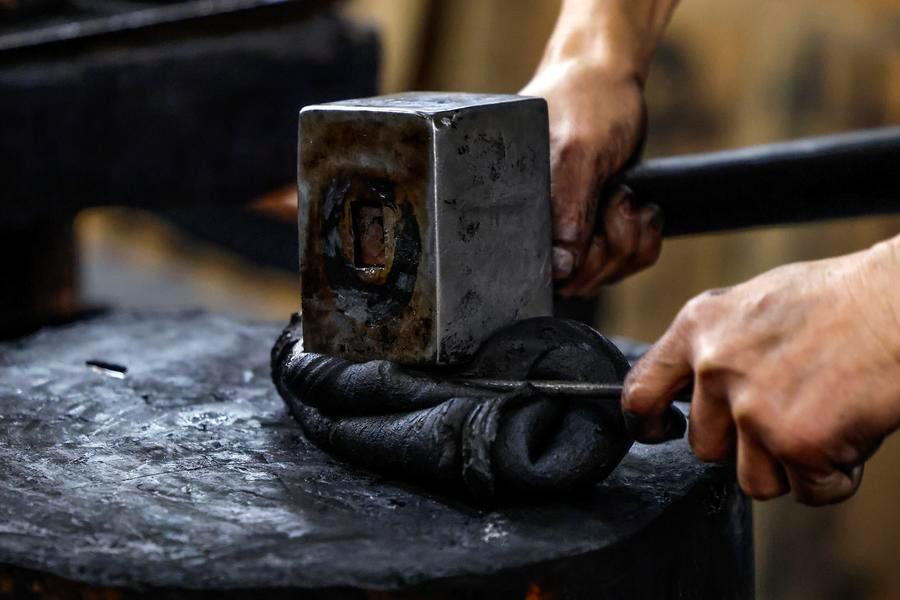 Horse-themed Hui ink sticks shine in E China's Anhui | 极目新闻