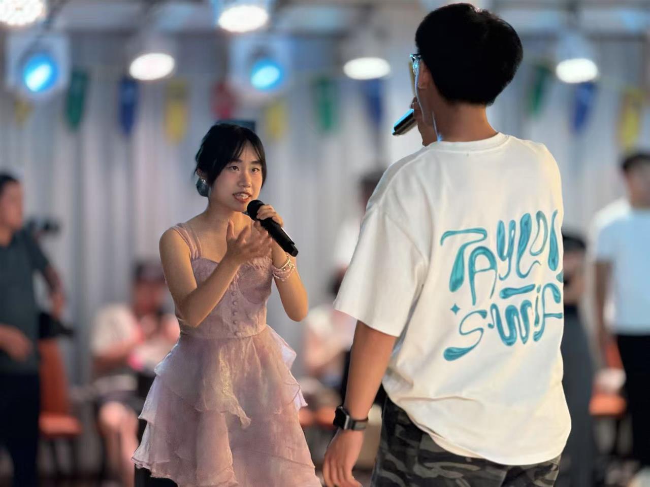 张晨旭、李彤合唱歌曲串烧《Enchanted + Wildest Dreams》.jpg