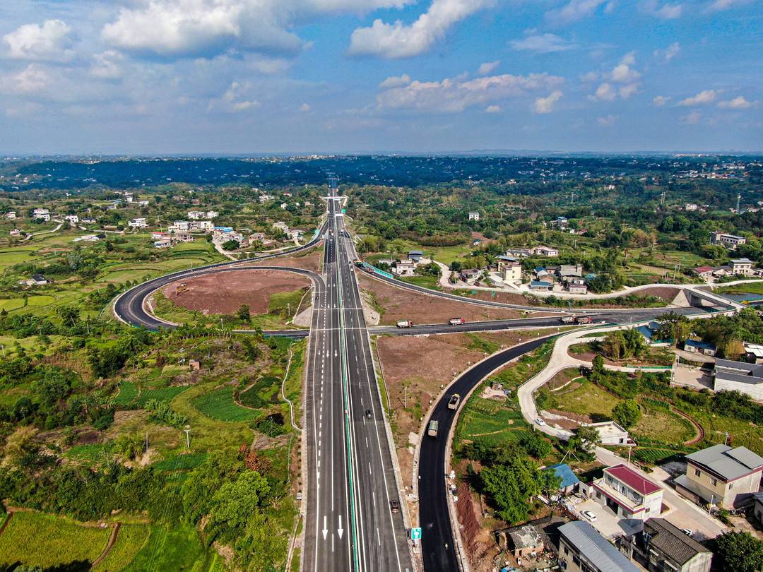 泸永高速10月1日0时通车!四川又增一条出川大道 | 极目新闻