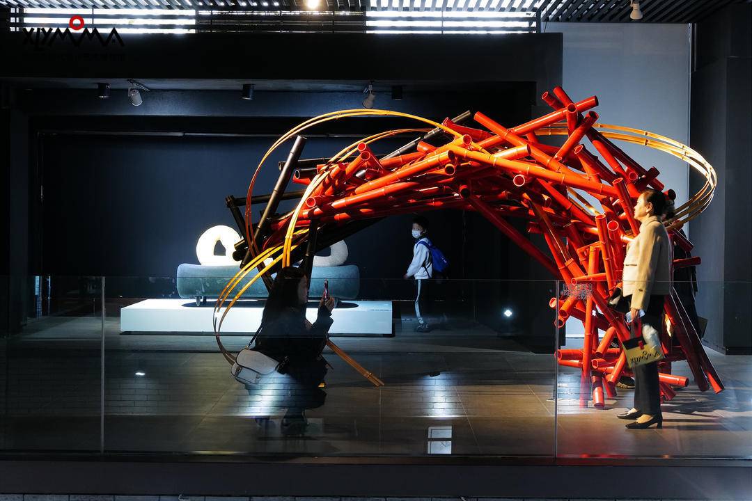 一场科幻味十足的展览 40位艺术家带观众"穿越未来" | 极目新闻