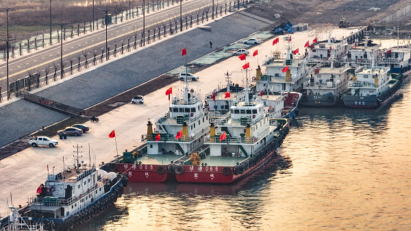 盐城滨海翻身河渔港：依海而兴 打造现代化特色渔港 | 极目新闻