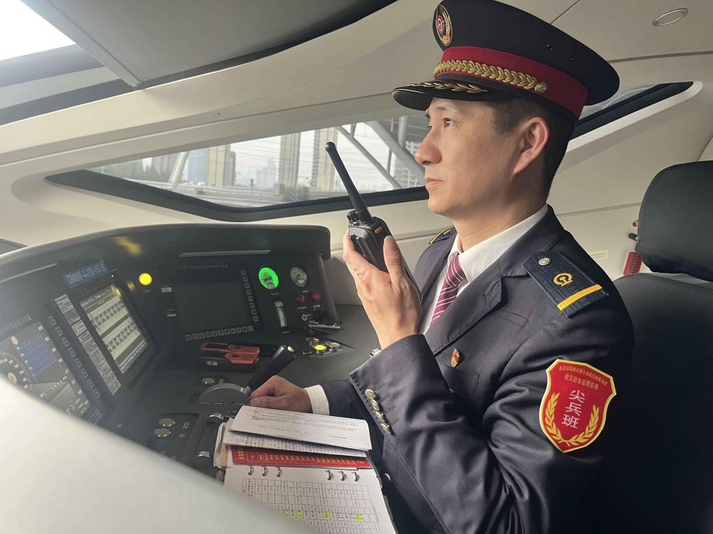 高铁司机董林的第25个春运