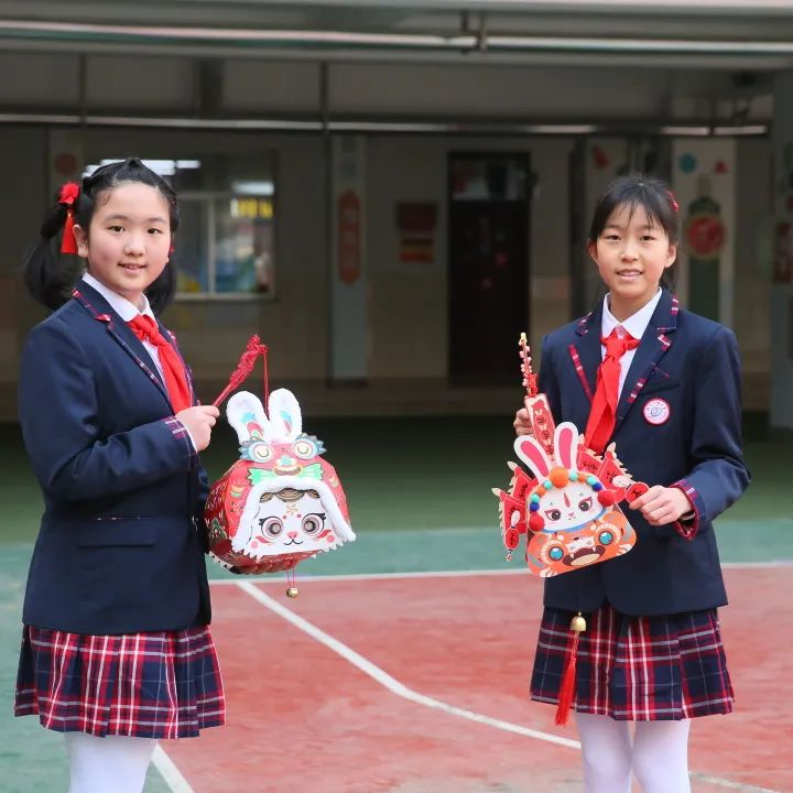 济南市经十一路小学举行春季开学典礼 | 极目新闻