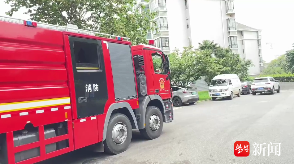 从今年年初开始,南京市江宁消防救援大队开展了"百辆消防车进小区"