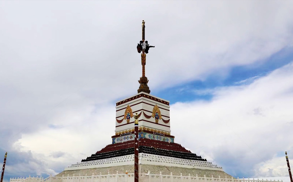 7月19日,青海省海北藏族自治州刚察县仙女湾景区三牲拉则