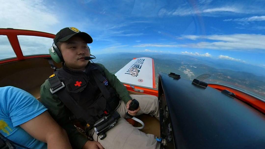 送出火腿肠,面包,饮用水等物品6000余份