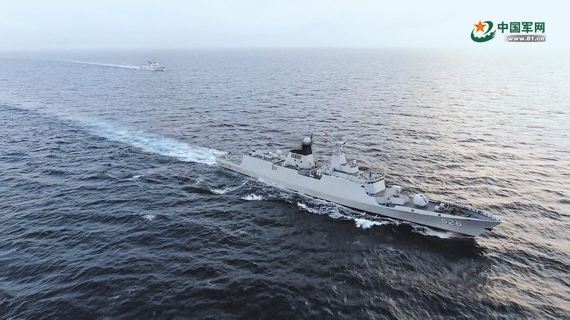 东部战区联合作战指挥中心下达行动指令后,战区海军多艘驱逐舰,护卫舰