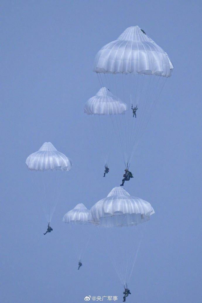 空降兵成立73週年一組超酷大圖看神兵天降