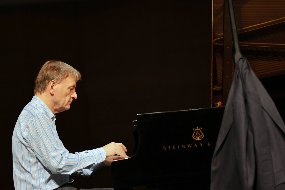 10月12日,钢琴家史蒂芬·霍夫在演出前排练.中国日报记者姜东摄