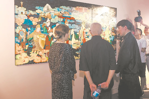 闽藏唐卡漆画精品展在福州展出 | 极目新闻