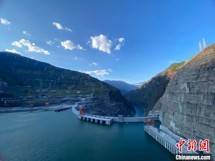 云南巧家:在白鹤滩水电站建设中"蝶变" | 极目新闻