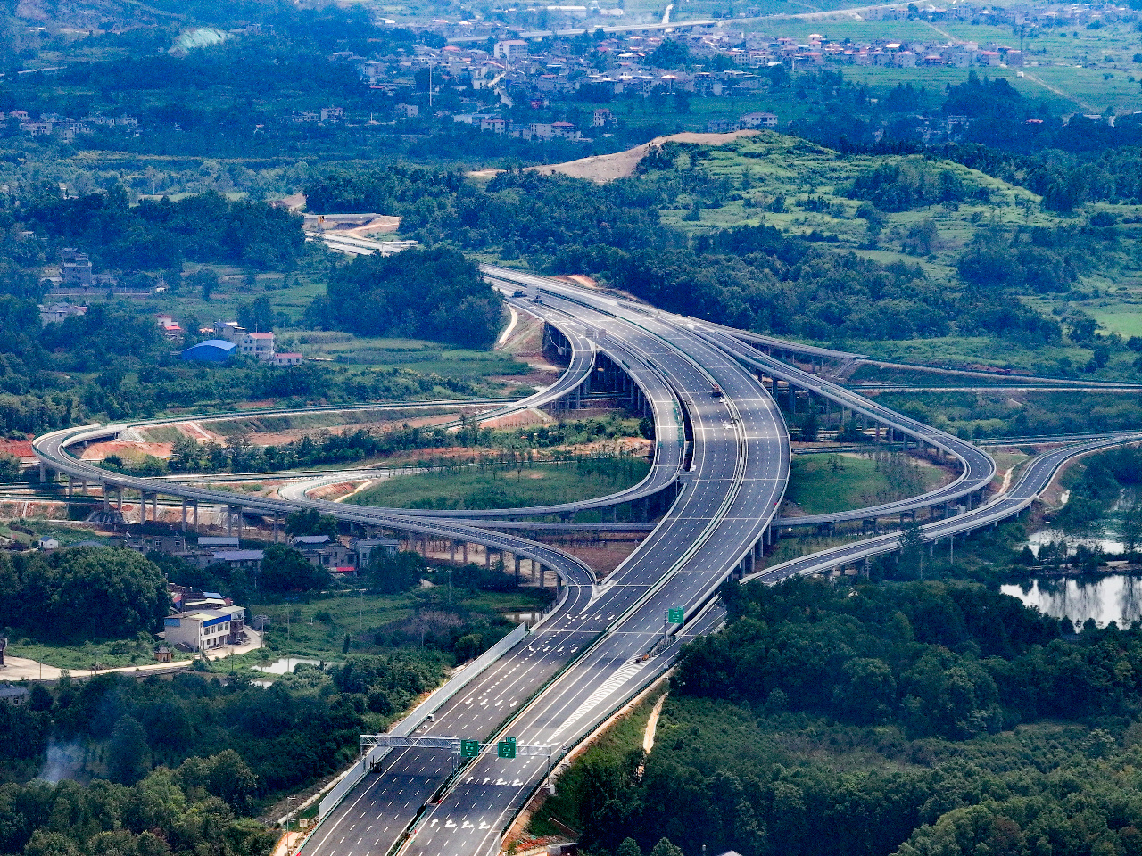 武阳高速公路建成通车 | 极目新闻