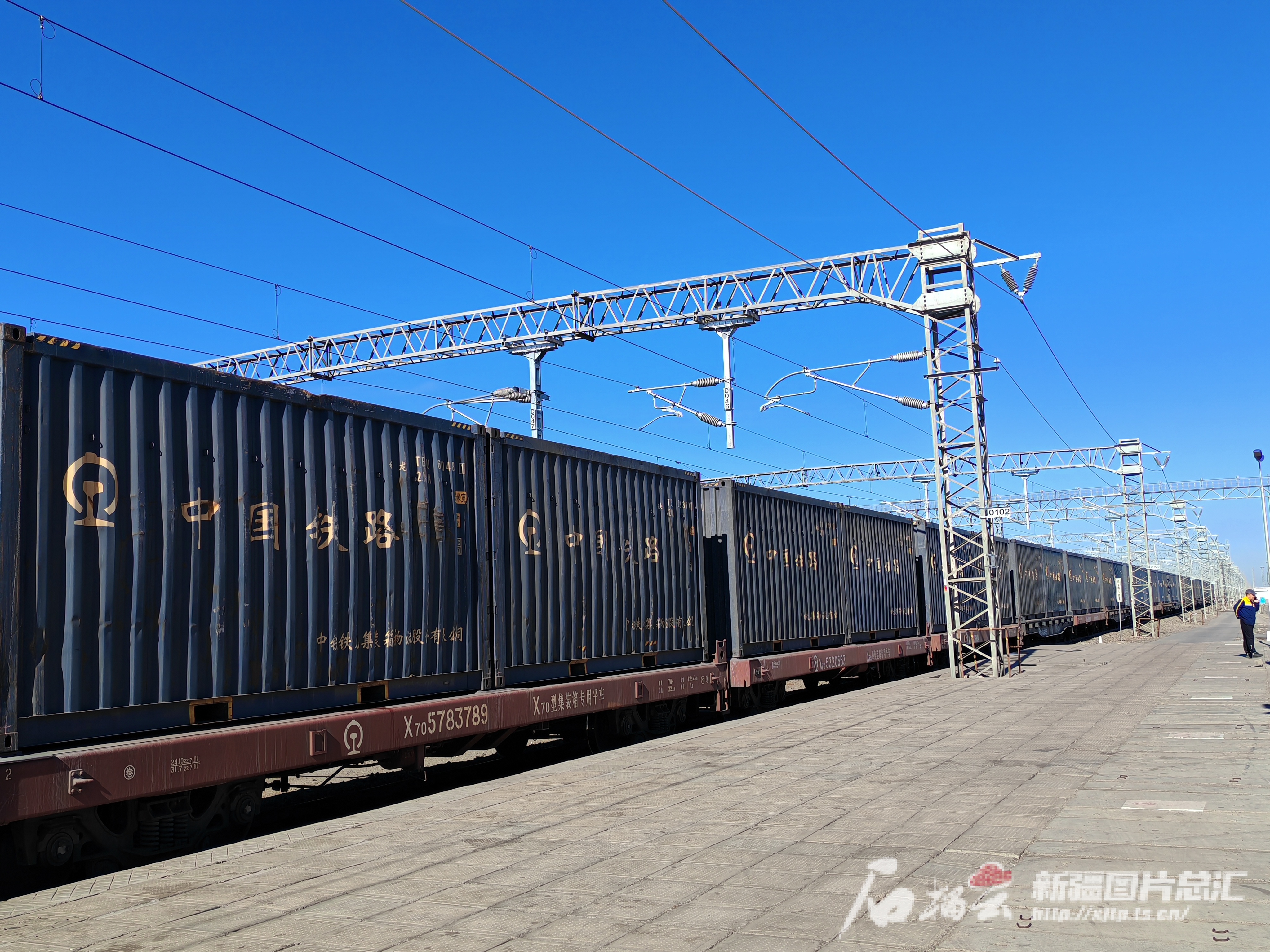 红淖铁路电气化工程主体施工完成 | 极目新闻